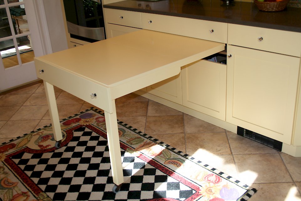 A pull out table for extra space.