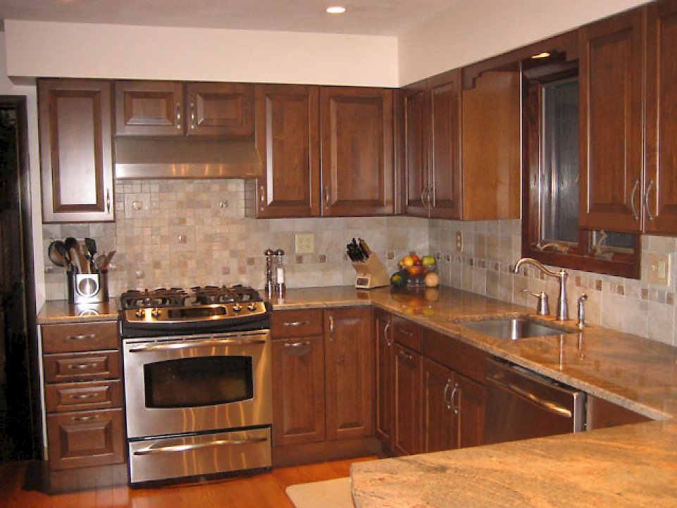 Nut brown kitchen with the Winfield Raised Square door style.