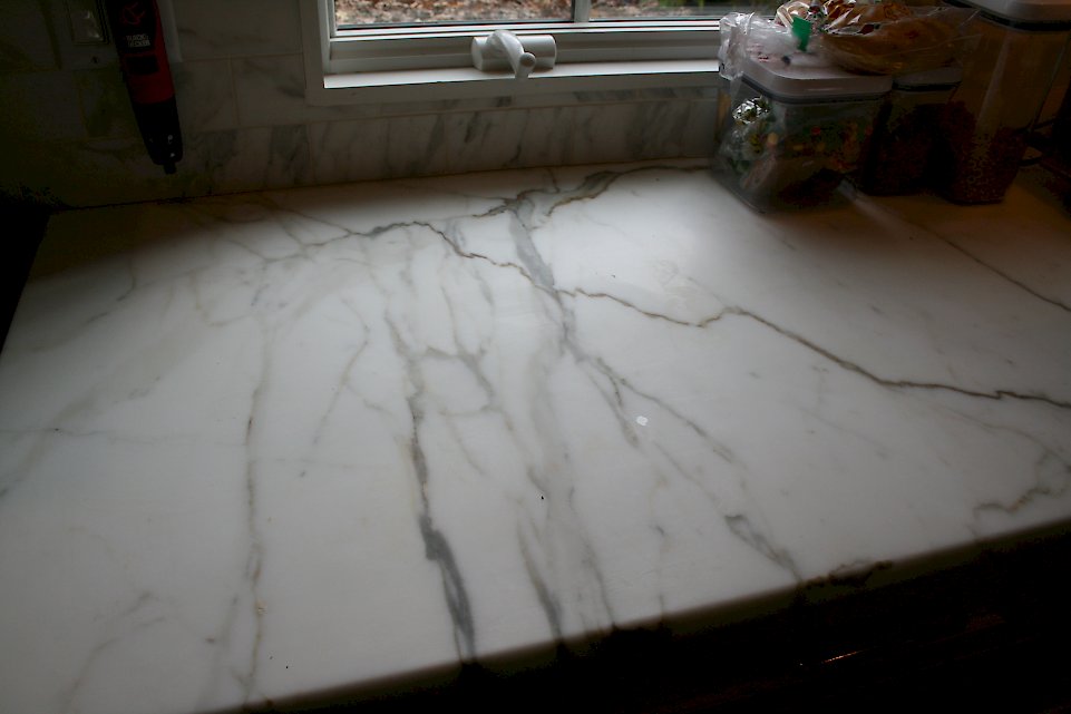 Close up of the marble counter-top.