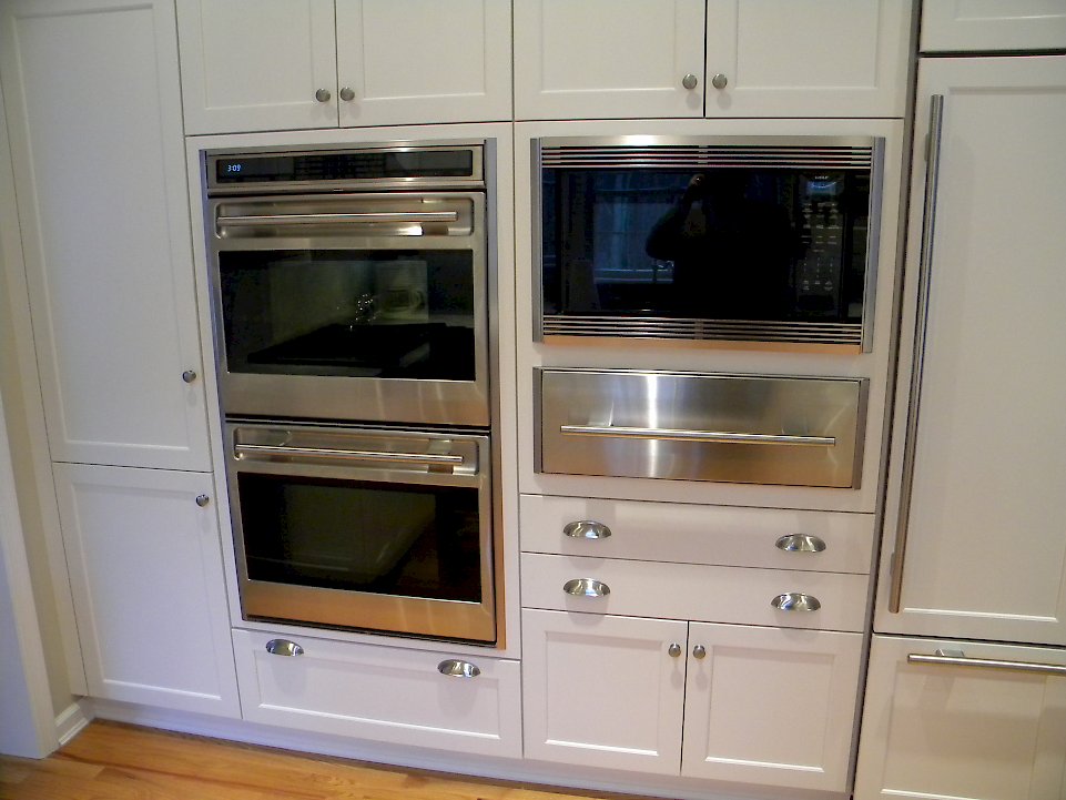 The Wolf MW24 w/30 L series microwave and warming drawer.