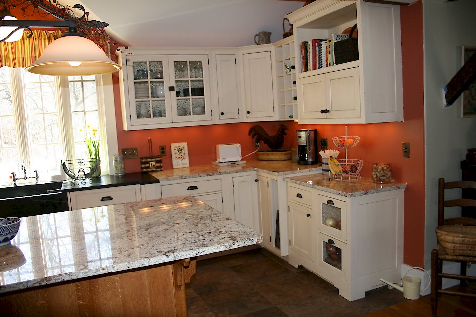 Cottage white with a brown undercoat finish.