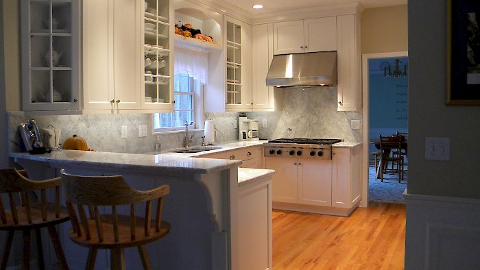 A Brookhaven I kitchen with a Nordic White finish.